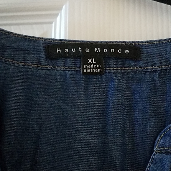 Jumper - Picture 2 of 3